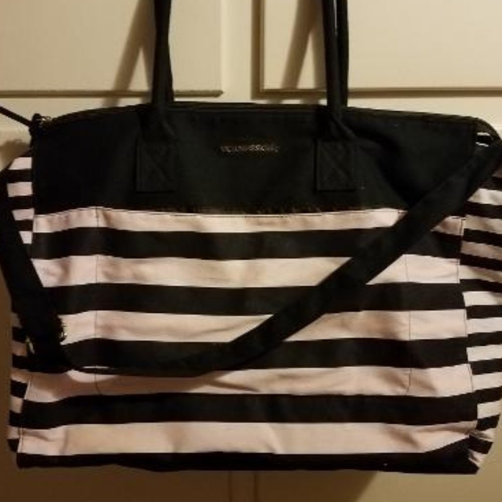 Victoria's Secret large overnight bag in great condition.